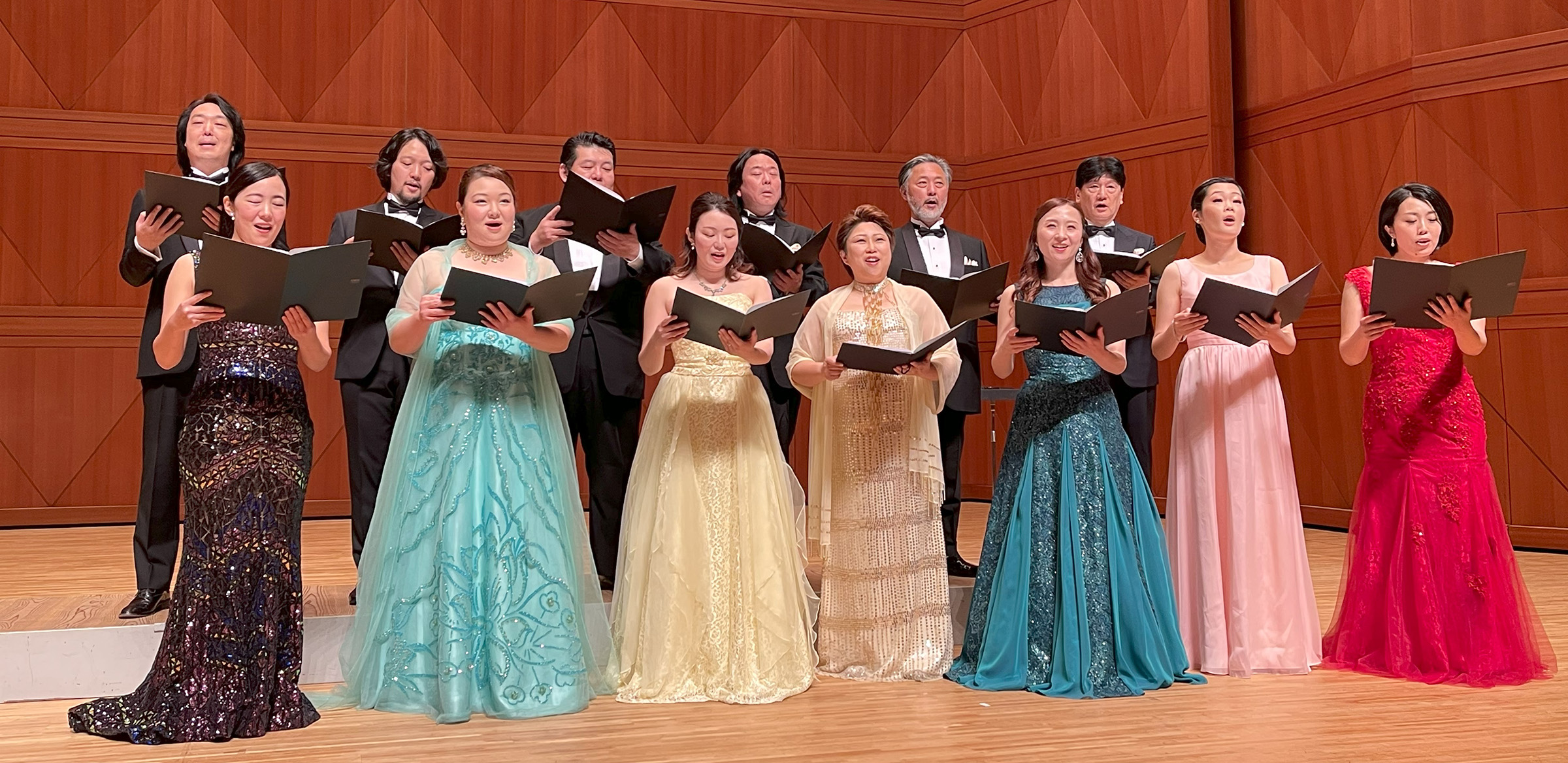 東京オペラシンガーズ（合唱） Tokyo Opera Singers <i>choir</i>