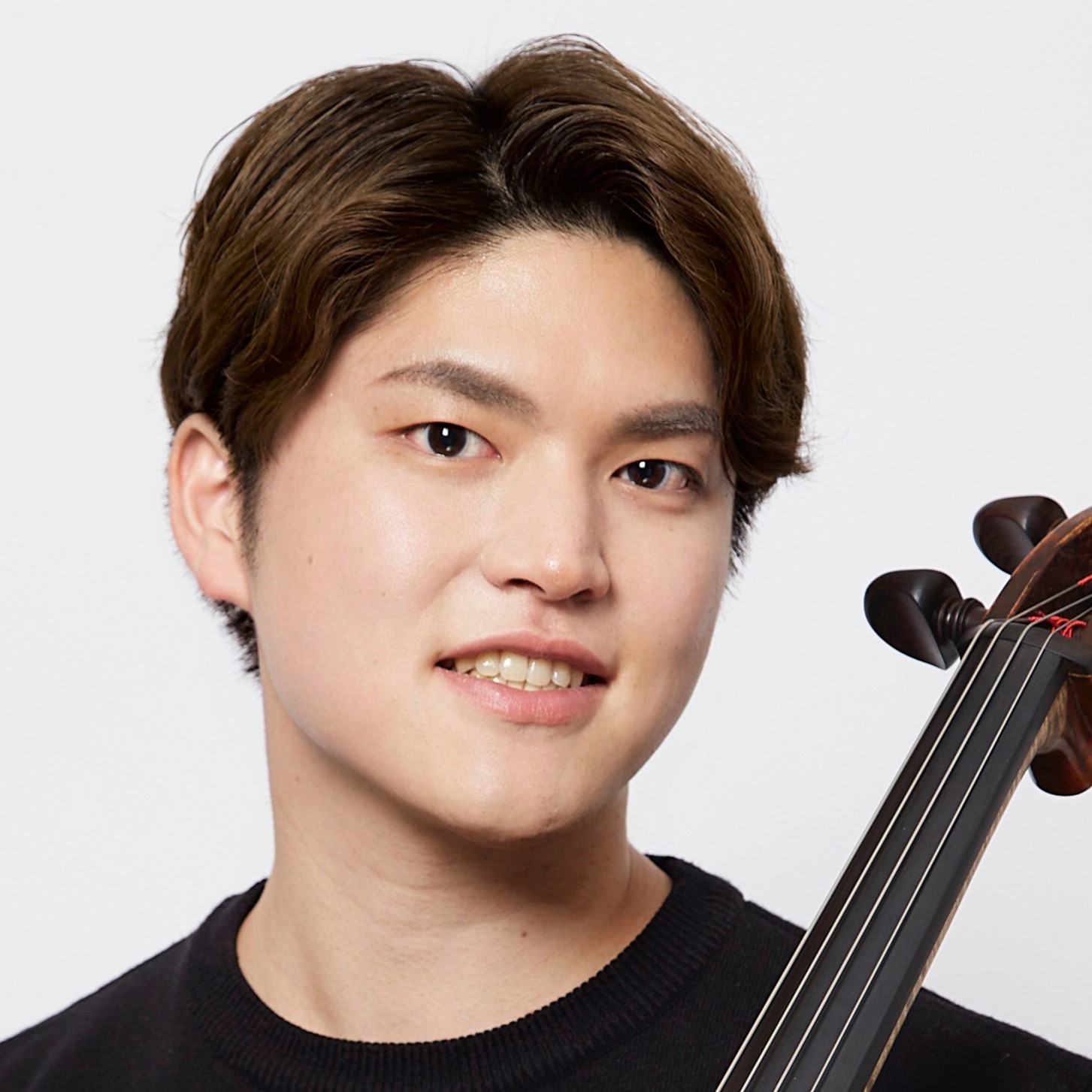 藤原秀章（チェロ）Hideaki Fujiwara <i>cello</i>